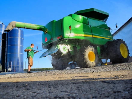 Washer Systems of Iowa Provides Pressure Washer & Floor Care Solutions For Agriculture